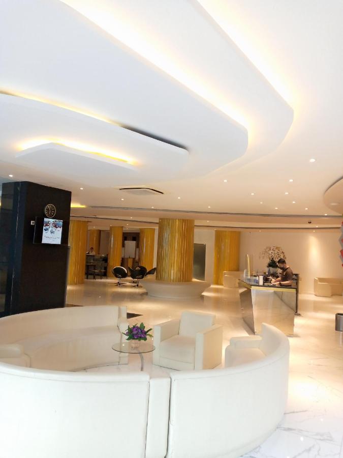 Batu Merah Golden Palace Hotel מראה חיצוני תמונה