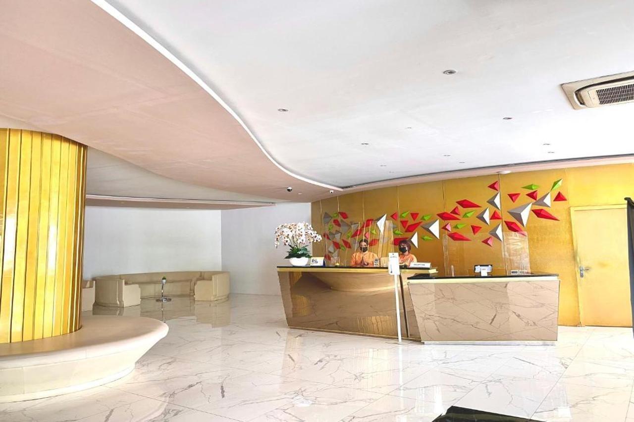 Batu Merah Golden Palace Hotel מראה חיצוני תמונה